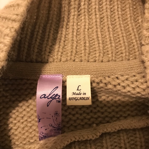 Brown sweater - Picture 2 of 2